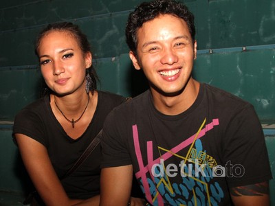 Moreno Soeprapto Mesra dengan Nadine