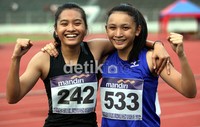 Niafatul Aini (kiri), pelari junior asal Jatim ini, pernah mewakili Indonesia di ajang Kejuaraan Dunia Atletik Junior Indoor 2012, di Istanbul, Turki.