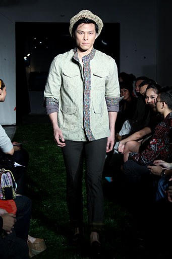 Didiet Maulana Tropical Painting. Ikat Indonesia Pour Homme. SCBD Lot. 14 Sudirman. Jakarta. [Fot: Mohammad Abduh/Wolipop]