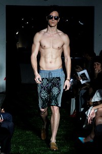 Didiet Maulana Tropical Painting. Ikat Indonesia Pour Homme. SCBD Lot. 14 Sudirman. Jakarta. [Fot: Mohammad Abduh/Wolipop]