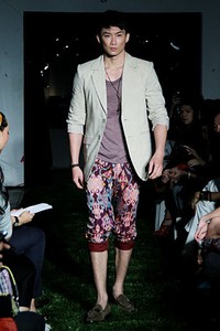 Didiet Maulana Tropical Painting. Ikat Indonesia Pour Homme. SCBD Lot. 14 Sudirman. Jakarta. [Fot: Mohammad Abduh/Wolipop]