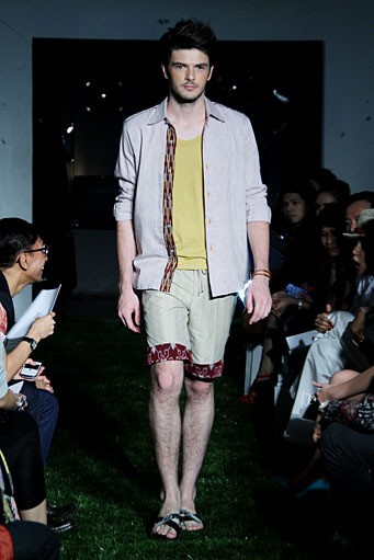 Didiet Maulana Tropical Painting. Ikat Indonesia Pour Homme. SCBD Lot. 14 Sudirman. Jakarta. [Fot: Mohammad Abduh/Wolipop]