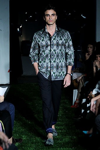 Didiet Maulana Tropical Painting. Ikat Indonesia Pour Homme. SCBD Lot. 14 Sudirman. Jakarta. [Fot: Mohammad Abduh/Wolipop]