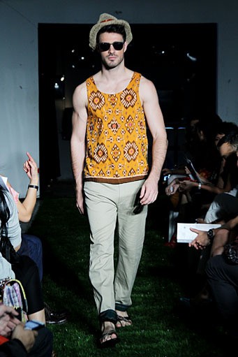 Didiet Maulana Tropical Painting. Ikat Indonesia Pour Homme. SCBD Lot. 14 Sudirman. Jakarta. [Fot: Mohammad Abduh/Wolipop]