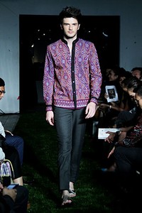 Didiet Maulana Tropical Painting. Ikat Indonesia Pour Homme. SCBD Lot. 14 Sudirman. Jakarta. [Fot: Mohammad Abduh/Wolipop]