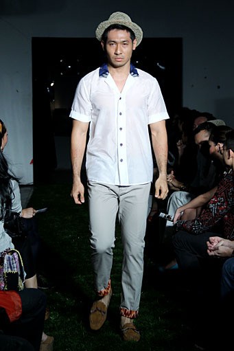 Didiet Maulana Tropical Painting. Ikat Indonesia Pour Homme. SCBD Lot. 14 Sudirman. Jakarta. [Fot: Mohammad Abduh/Wolipop]