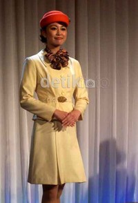 Untuk meningkatkan pelayanan, para pramugari yang berasal dari Jepang direkrut untuk melayani rute penerbangan Garuda Indonesia ke Jepang.