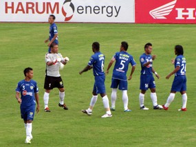 Waspada Pemain Lawan, Robby Minta Skuadnya Main Sabar