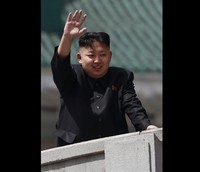 Jong Un meneruskan kebijakan pemerintahan sebelumnhya yang menolak intervensi asing dan  melindungi industri lokal dari segala bentuk impor dagang. Tidak terlihat kekecewaan atas kegagagaln peluncuran roket ke luar angkasa, Jumat lalu.