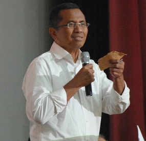 Dahlan Iskan Tanggapi Santai Interpelasi DPR