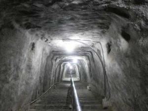 Menjelajahi Lobang Jepang di Bukittinggi