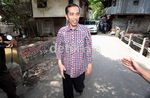 Terjebak Macet, Jokowi Jalan Kaki ke Markas Slank