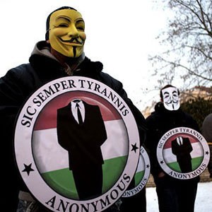 Hacker Dibekuk Setelah Posting Foto Vulgar Pacar