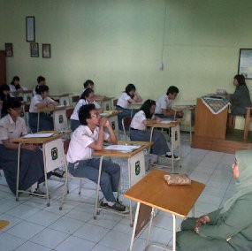 Hari Pertama Beredar Sejenis Kunci Jawaban Bahasa Indonesia