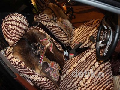 Avanza Berlapis Batik
