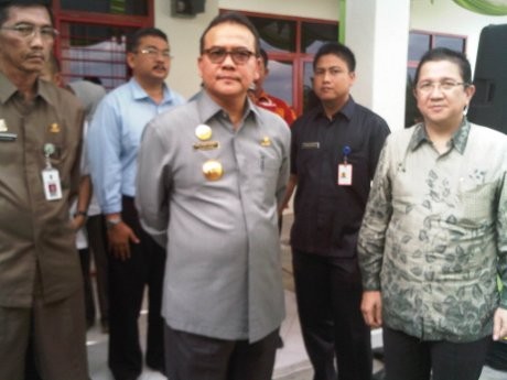 Tepis Isu Menghilang Usai Dicekal KPK, Gubernur Riau Muncul di UNRI