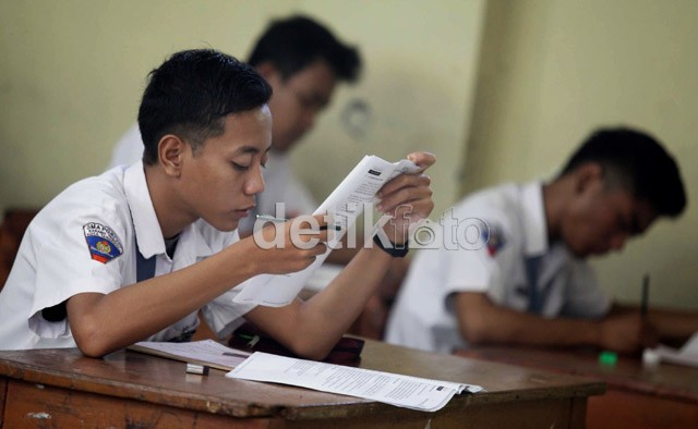 Terkait UN, Mendikbud: Ada CCTV Kok Stres?