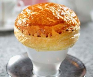 Resep Sup : Chicken Montgolfiere with Puff Pastry