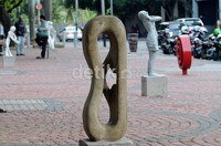 Beberapa waktu lalu, kelompok pejalan kaki berdemo di depan kantor Gubernur untuk meminta trotoar dikembalikan fungsinya bagi pejalan kaki. Sebab, sebagian besar pedestrian sudah dicaplok oleh PKL, parkir maupun pangkalan tukang ojek.