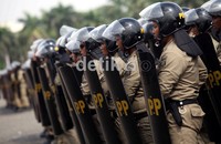 Dalam gladi resik tersebut mereka juga menggelar simulasi pengamanan ketika penertipab berlangsung.