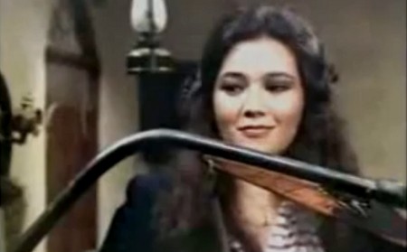 Sekali Main Film, Honor Eva Arnaz Seharga Satu Rumah Mewah