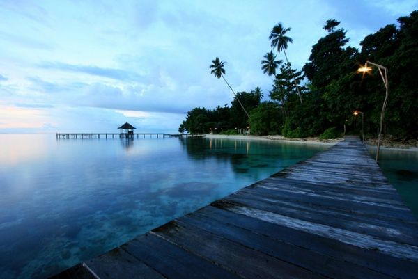 Resort Di Atas Laut Kesempurnaan Di Pantai Ora Maluku