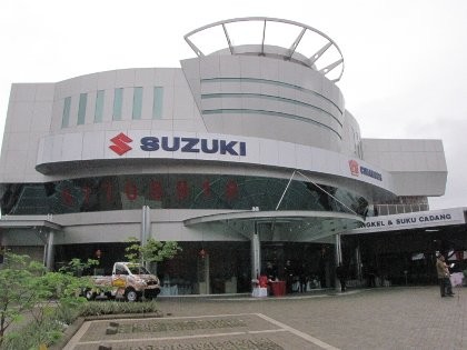Suzuki: Kenaikan DP Kredit Kesempatan Emas