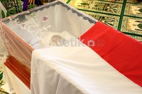 Jenazah Sudomo akan dimakamkan di TMP Kalibat esok hari.