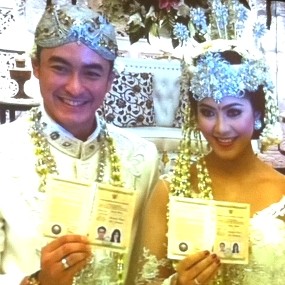 Zumi Zola Batal Gelar Resepsi Mewah