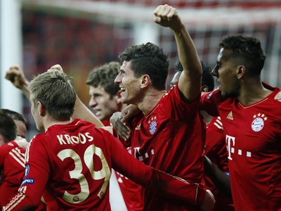 Menang di Kandang, Munich Buka Peluang