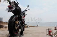 Mesin SOHC 150cc ini mampu menghasilkan tenaga 13.5ps pada rpm 9.500 dan torsi 10.5 NM/7.000 rpm.