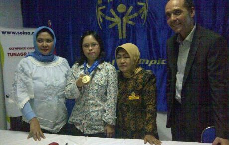 Bawa Obor Olimpiade 2012, Stephanie Ditempatkan di Nottingham