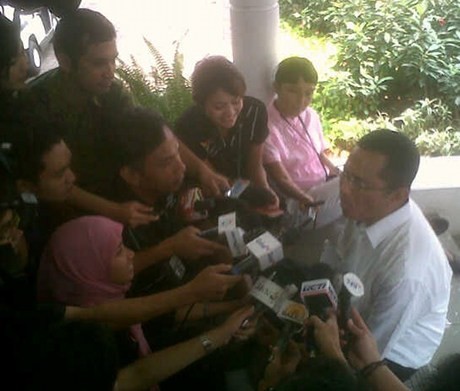 Dahlan Iskan Melantai di Kantor Presiden