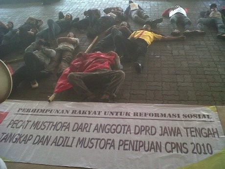 Kasusnya Mandeg, Korban Percaloan Oknum Anggota DPRD Jateng Protes