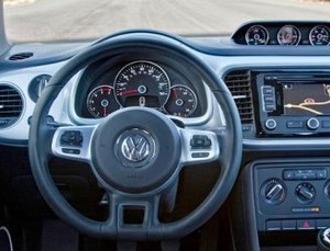10 Mobil Berinterior Terbaik