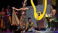 Musikal Lutung Kasarung yang disutradarai oleh Didi Petet tersebut adalah sebuah pertunjukan musikal yang memadukan unsur seni berkualitas. (Ayu).