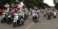 Aksi konvoi para pelajar yang melanggar aturan lalulintas ini luput dari pengamanan pihak kepolisian.
