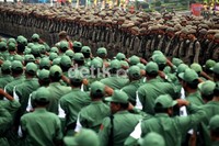Satuan polisi pamong praja (Satpol PP) dan pertahan sipil (Hansip) menggelar apel dalam puncak perayaan hari ulang tahun ke-62.
