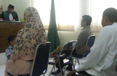 Mengapa Hanya Teh Ninih yang Tak Hadiri Sidang Poligami Aa Gym?