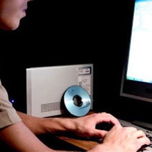 Ups! Usai Beraksi, Hacker Malah Tinggalkan Alamat Email