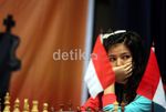 Mimik Serius Pecatur Master Perempuan