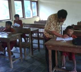 Mengenaskan, SD di Sumenep Hanya Punya 4 Siswa