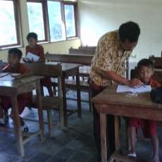 Mengenaskan, SD di Sumenep Hanya Punya 4 Siswa