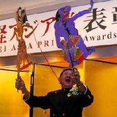 Ki Manteb Wayangan Dukung Hidayat-Didik di Lapangan Blok S