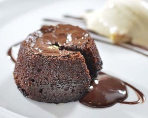 Resep Kue: Chocolate Fondant with Vanilla Ice Cream