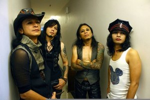 /rif Usai Rekam Album ke-8 yang Memuat 18 Lagu untuk Ultah ke-18