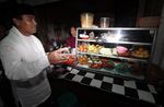 Giliran Cawagub Nono Sampono Makan di Warteg