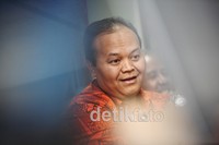 Hidayat Nur Wahid saat berkunjung ke kantor detikcom untuk sesi live chat dengan detikForum, Jakarta, Jumat (20/4).
