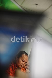 Hidayat sebelumnya juga berjanji jika dirinya terpilih menjadi Gubernur DKI ia akan menggratiskan sekolah swasta.