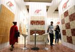 Cek Keramik Pilihan di Pameran Ini